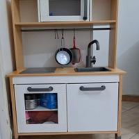 cucina di legno per bambini