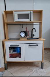 cucina di legno per bambini