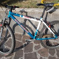 Mtb marca Rochy Mountain size S
