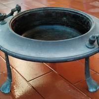 braciere completo di treppiedi, e portavaso in ram