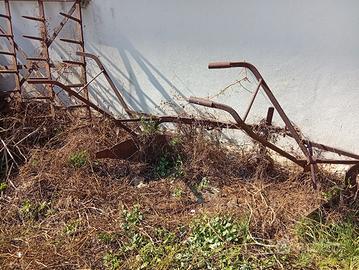 attrezzi agricoli erpice aratro 