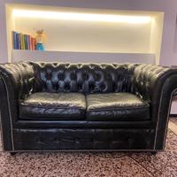 Divano Chesterfield 2 posti in vera pella nera