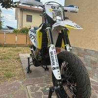 Husqvarna 701 supermoto