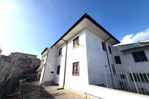 PORZIONE DI BIFAMILIARE A LATINA