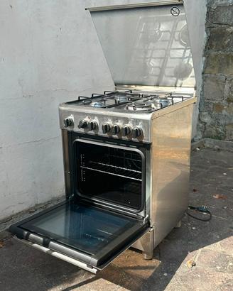Cucina a gas 4 fuochi con forno