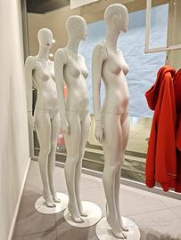 MANICHINI MAX&CO E PERSONA E STIGLIATURA NEGOZIO