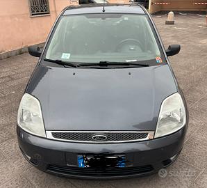 Ford Fiesta grigia benzina WAG JH1 FUJA1 5 BEBKB