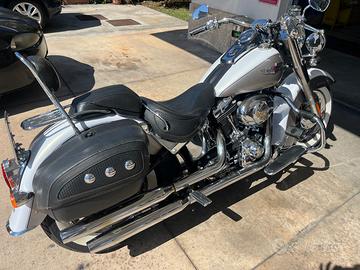 Harley davidson softail deluxe flstn