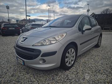 Peugeot 207 1.4 8V 75CV 5p. ONE Line