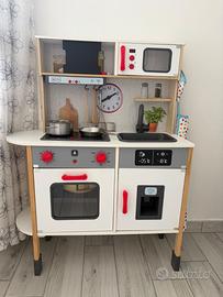 Cucina in legno per bambini