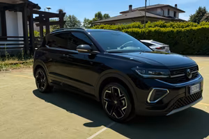 Volkswagen T-CROSS praticamente nuova