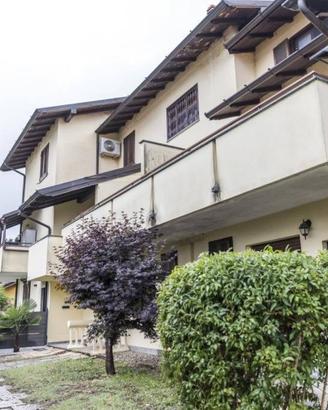 Appartamento di 130 m² con 5 locali e box auto a B
