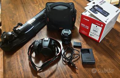 Canon Eos 250D Con Obbiettivo 18-55mm e Accessori 
