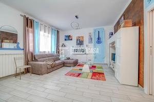 CASA INDIPENDENTE RISTRUTTURATA LIBERA SU TRE LATI