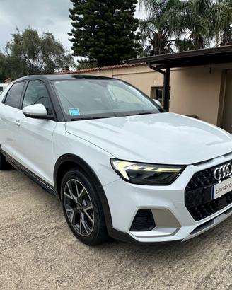 Audi A1 allstreet 30 TFSI Identity Contrast