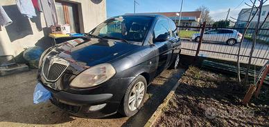 Lancia ypsilon 1.2 (neopatentati)