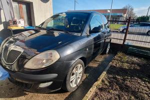Lancia ypsilon 1.2 (neopatentati)