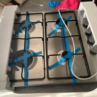 Piano cottura quattro fuochi