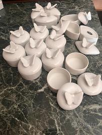 Scatoline in porcellana cinese con farfalle