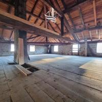 Vadena: Appartamento/ progetto al piano sottotetto