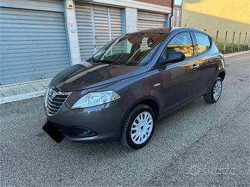 Lancia Ypsilon 0.9 TwinAir 85 CV 5 porte Metano Ec
