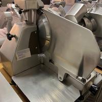 AFFETTATRICE  VERTICALE SALUMI FAC USATA