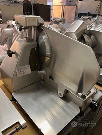 AFFETTATRICE  VERTICALE SALUMI FAC USATA