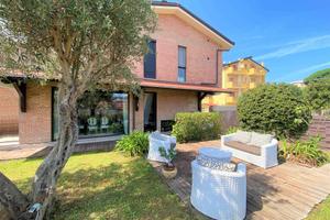 Rif.RI124- villa catanzaro