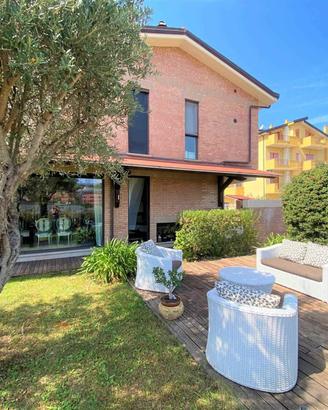 Rif.RI124- villa catanzaro