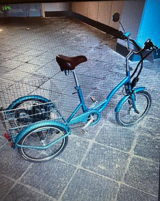 Bicicletta tre ruote elettricamente assistita