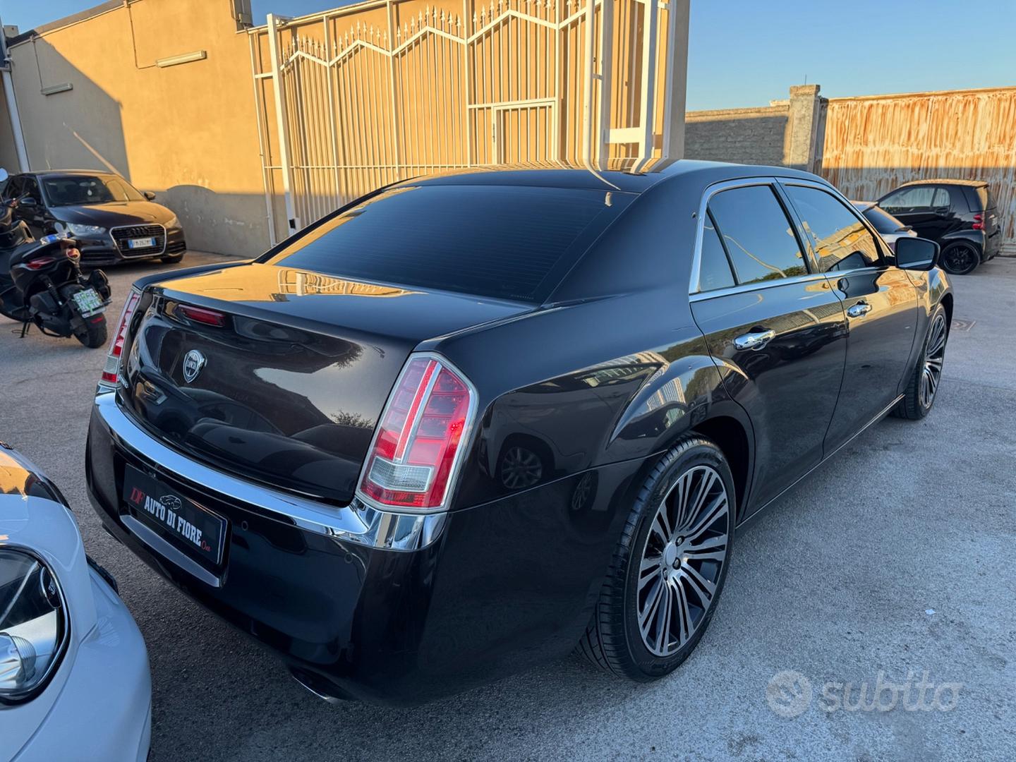 Lancia Thema Executive 3.0 V6 Multijet 239ch - Camera - Sièges élécriques à mémoire - Navi - Led