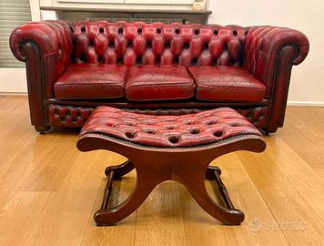 Divano Chesterfield originale in pelle rossa