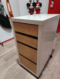 Mobiletto con cassetti e ruote della Ikea 