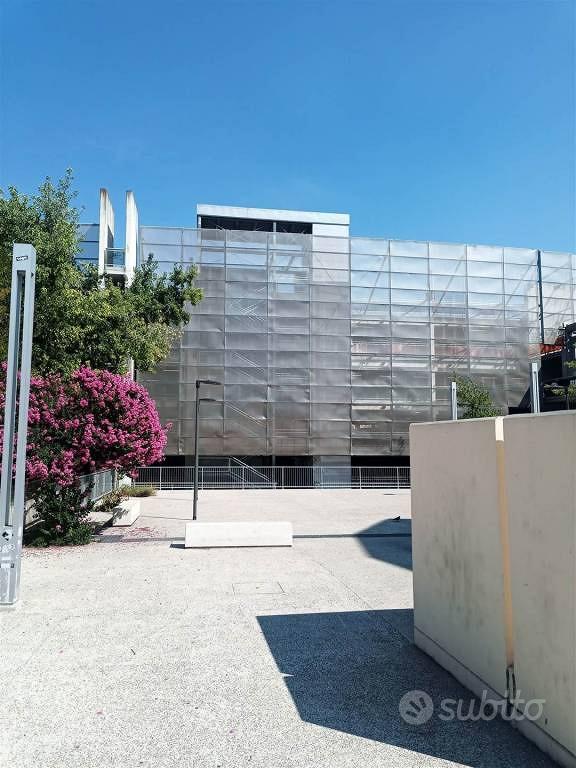 Immobile di 400 m² con 3 locali a Firenze
