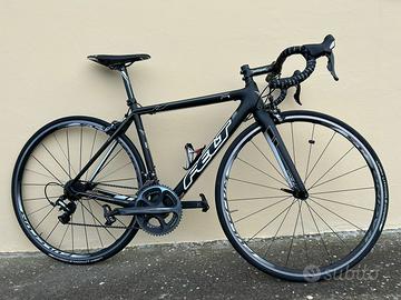 Bici da corsa full Carbon Felt F1