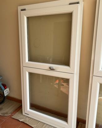 Finestra in pvc marca Drutex