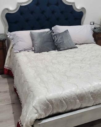Elegante struttura letto matrimoniale