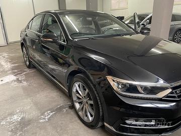 Passat R-line berlina 150 CV