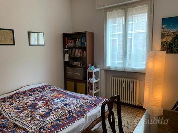 Ampia stanza singola in zona Montebello