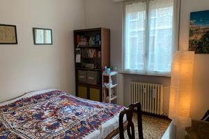 Ampia stanza singola in zona Montebello