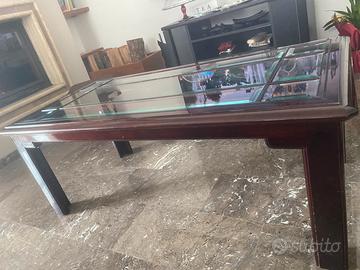 tavolo con sedie e tavolino per soggiorno