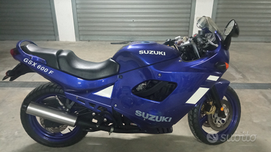 Moto Suzuki