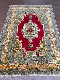 Tappeto di vecchia manifattura