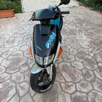 Aprilia sr