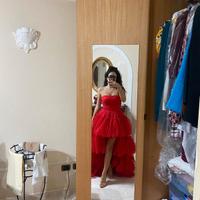 Abito ampio rosso in tulle luccicoso