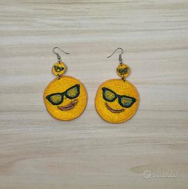 Orecchini in pizzo ricamati Smile: Cool