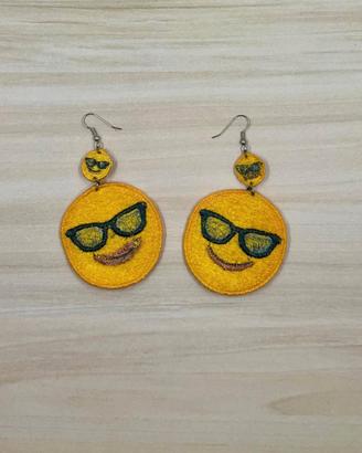 Orecchini in pizzo ricamati Smile: Cool
