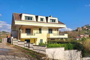 5 LOCALI A FROSINONE