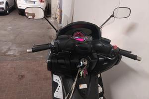 tmax anno 2011 unico proprietario,  km 29.000 ,
