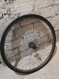 ruota posteriore da 28